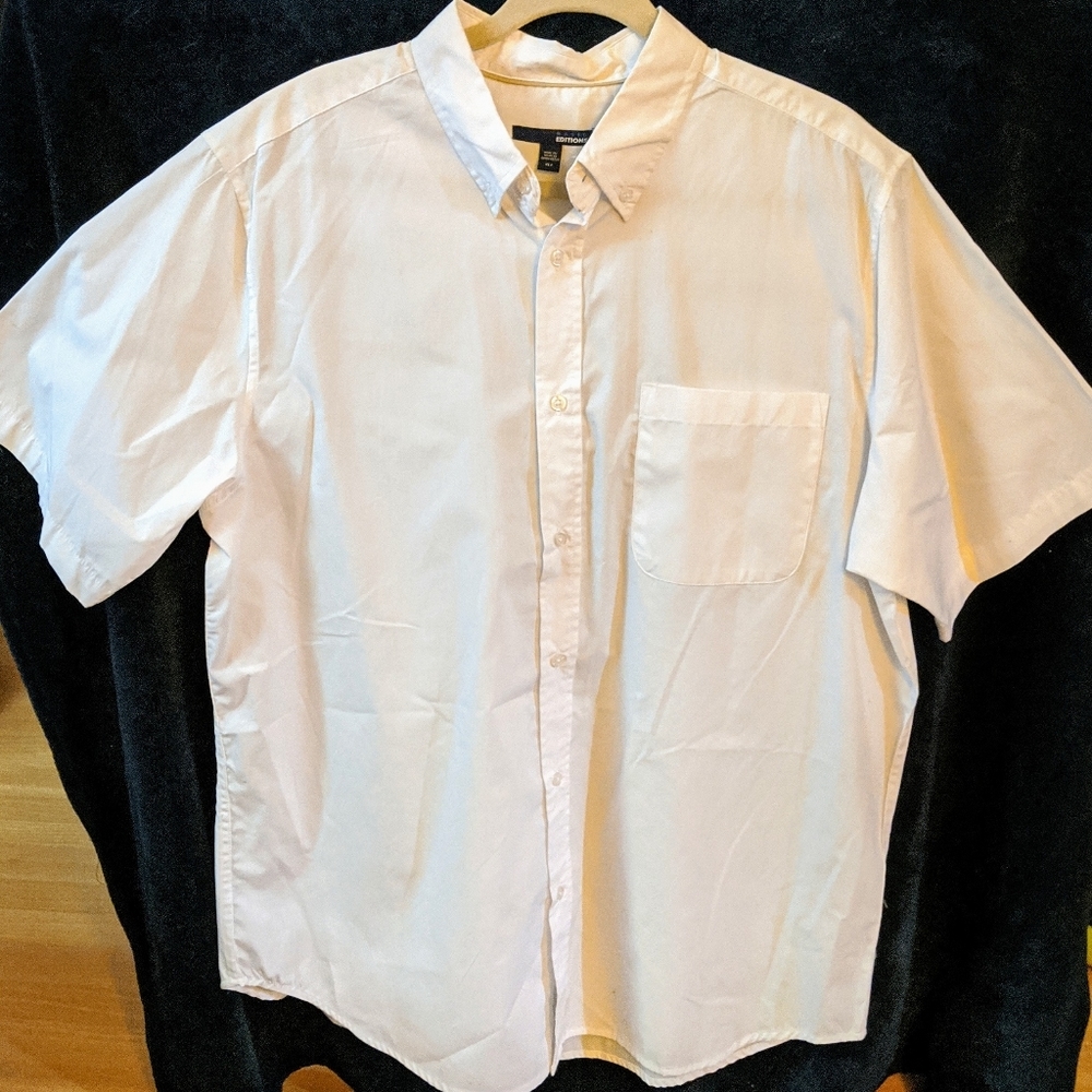 Men's White short sleeve dress shirt